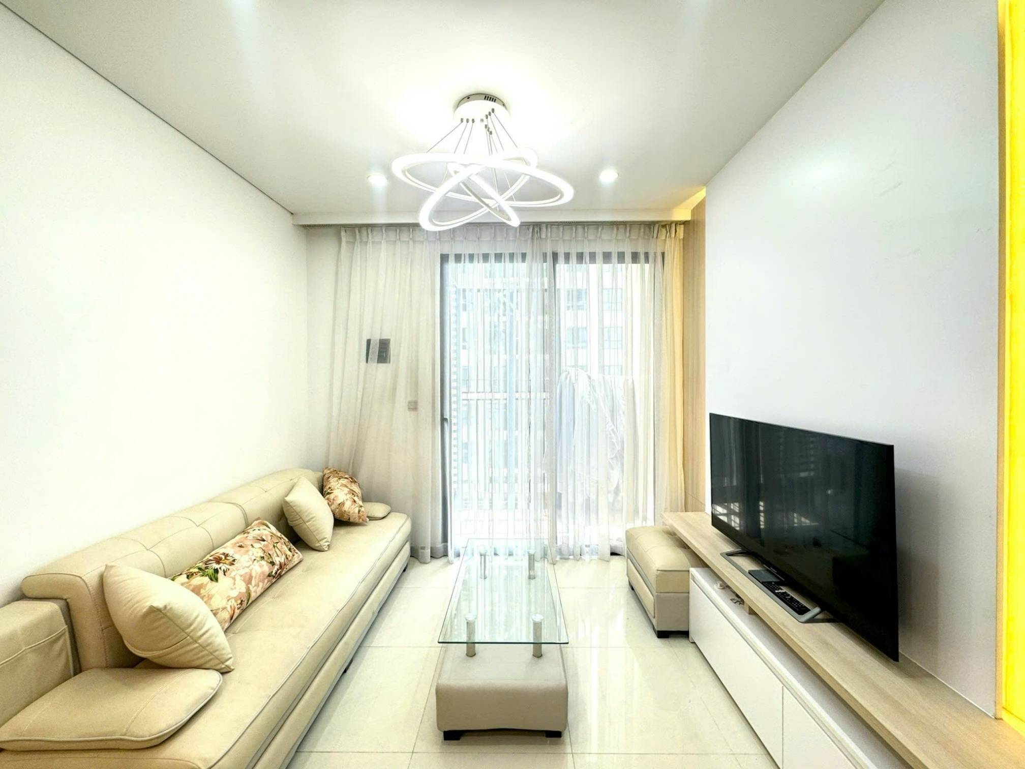 Căn hộ 1PN+ 58m2 sổ hồng riêng. Tầng thấp view hồ bơi