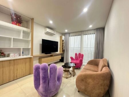 Căn 2PN+1ĐN 107m2 tầng trung view thoáng, đầy đủ nội thất hiện đại